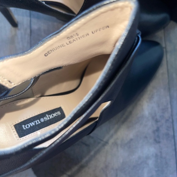 Genuine Leather Booties 38.5 (brand new never worn) - Picture 4 of 6